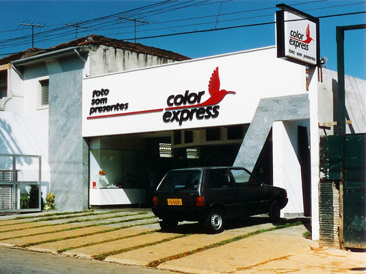 Design Grfico, Identidade Visual - Fachada loja Color Express