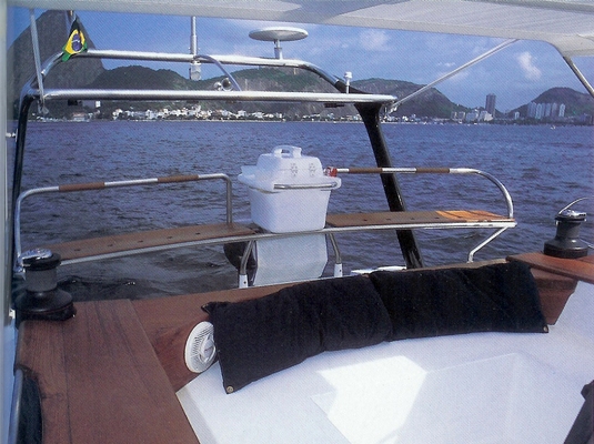 Design de Produto, Nutico - Cockpit, assento de popa, geladeira e targa, Veleiro Santa Vitria

